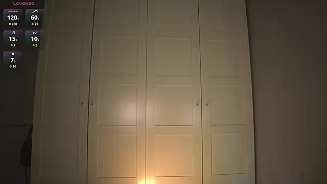 -JuicyMolly-: онлайн-секс-чат