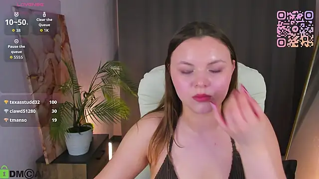 แชท XXX สดของ serinella_