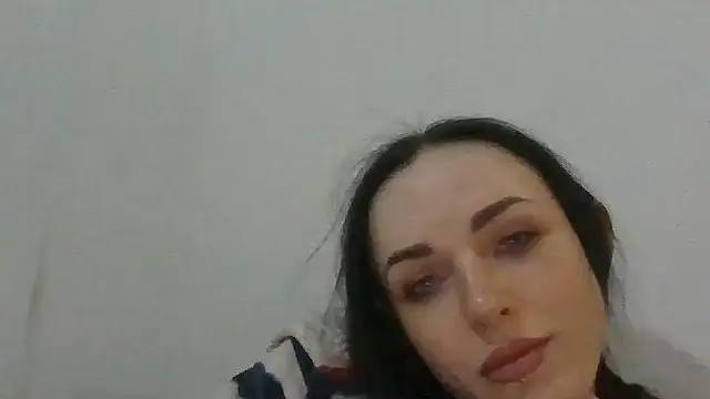 Trinsy_Love Adlı Modelin Canlı XXX Sohbeti