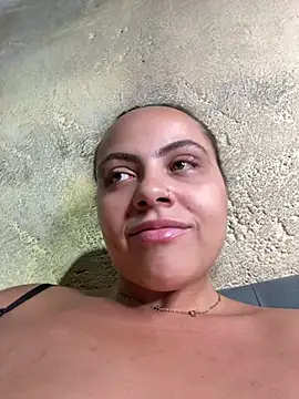 Chloe_Leaozinho Adlı Modelin Canlı XXX Sohbeti