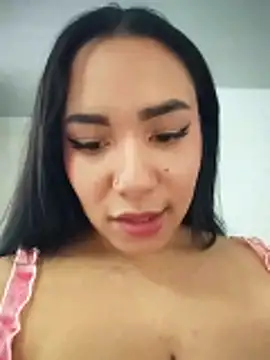 soffi_joness23 Adlı Modelin Canlı XXX Sohbeti