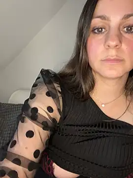 Chat +18 de Loella-Rose ao vivo