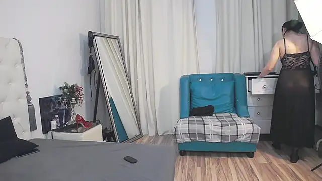 AlinaOnlyのライブXXXチャット