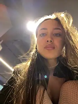 ICrazyOneIRL's Live XXX Chat