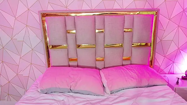 Chat +18 de NinaChan_ ao vivo