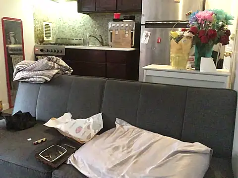 Chatroom XXX en direct de littyleesh1