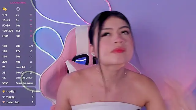 Chat +18 de miacapone ao vivo