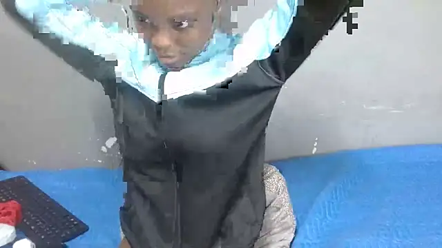 Chat +18 de Royal_Beehive ao vivo