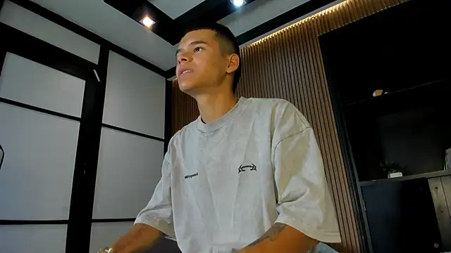 DylanRoyce_のライブXXXチャット