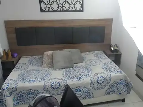 Chat XXX ao vivo de miss_charlott_18