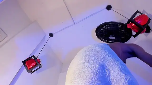 Show modela criss_zuri na web-kameri