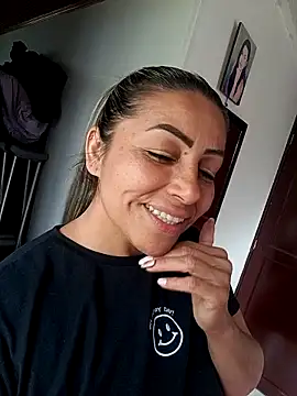 maynor_1998's Live XXX Chat