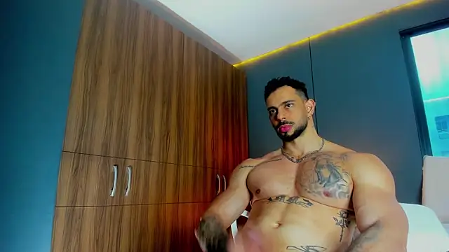 massimo_visconti: онлайн-секс-чат