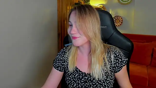 ElaraVoltage Chat XXX in diretta