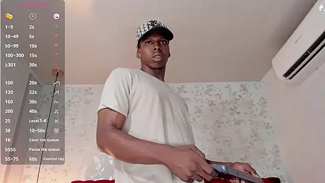 mike_aly's Live XXX Chat