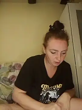 Bella-Monroe: онлайн-секс-чат