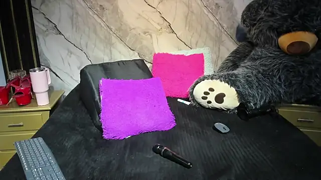 Niyirey1 Live XXX Chat