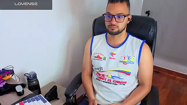 Chatroom XXX en direct de Ernesto-Rodriguez82