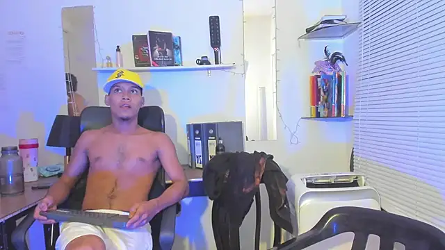 xxKamadevaxx Adlı Modelin Canlı XXX Sohbeti