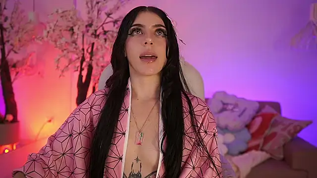 JadeSummerr Adlı Modelin Canlı XXX Sohbeti