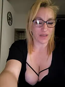 Fifi83Bell – Live XXX-chat