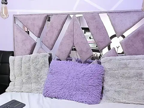 Chatroom XXX en direct de charlott_noa