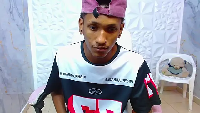 ManSant লাইভ XXX চ্যাট