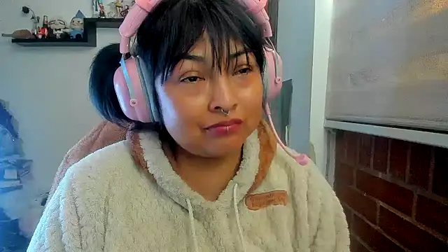 Shaddycute_ – Naživo XXX chat