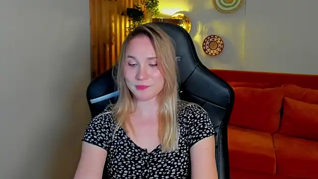 Chat XXX en directo de ElaraVoltage