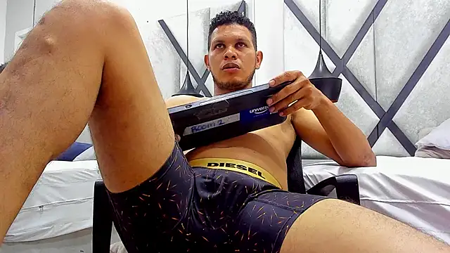 NohaBrooks: онлайн-секс-чат