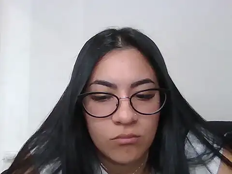 Show modela Agusgold22 na web-kameri