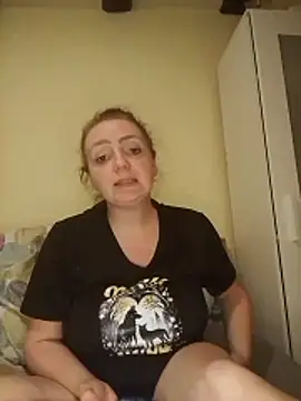 Chat +18 de Bella-Monroe ao vivo