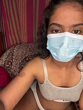 SukiyamaAsia – Naživo XXX chat