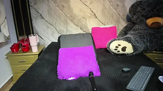 Niyirey1's Live XXX Chat