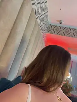 Sky_Junne Adlı Modelin Canlı XXX Sohbeti