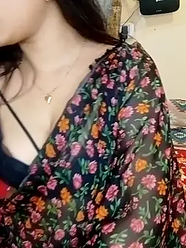 Chat +18 de Saumyy ao vivo