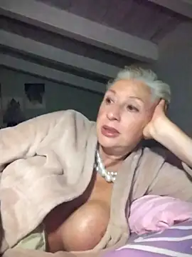 divinaerotica Chat XXX in diretta