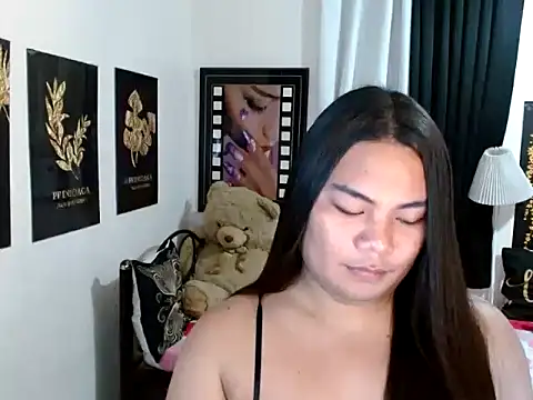 TSbrianaHugeCockのウェブカメラショー