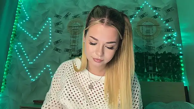 Karina_vibe Chat XXX in diretta