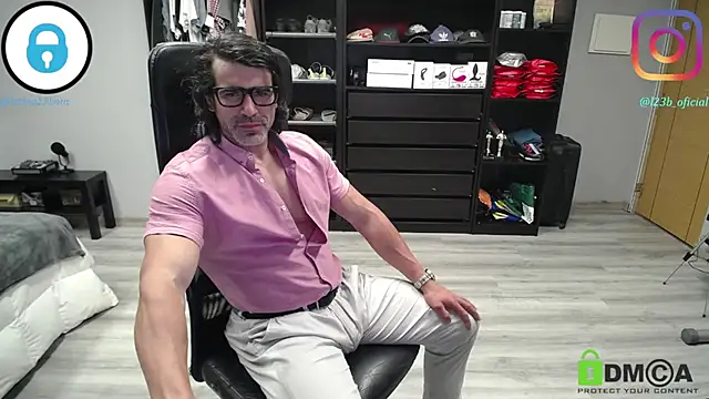 Show de latinoo23bom na webcam