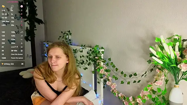 HazeElariel's Webcam Show