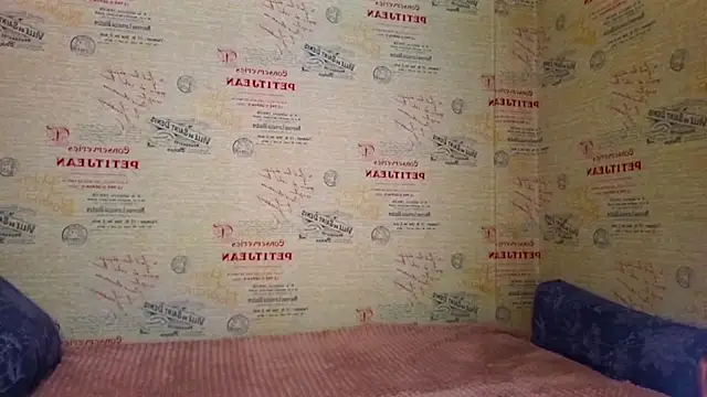 emi_less Adlı Modelin Canlı XXX Sohbeti