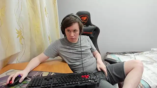 iliaskrislove Adlı Modelin Canlı XXX Sohbeti