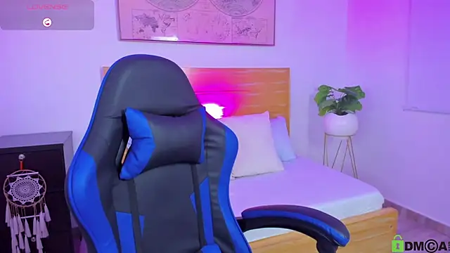 Онлайн чат XXX kitty_sweeety_