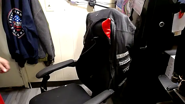 KrazyLegz 网络视讯表演