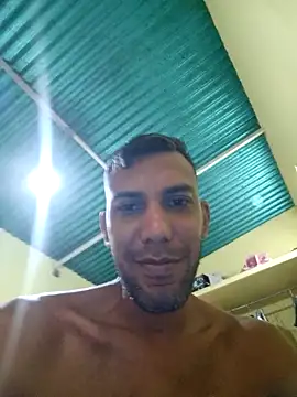 UnreadyChutzpa Live XXX-Chat