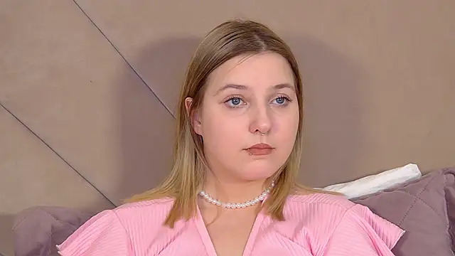 Chat +18 de TinnaBurton ao vivo