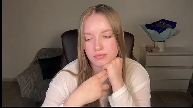 EvaMaddison Adlı Modelin Canlı XXX Sohbeti