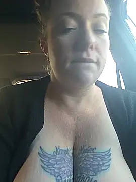 julimonroe: διαδικτυακό σόου στην κάμερα