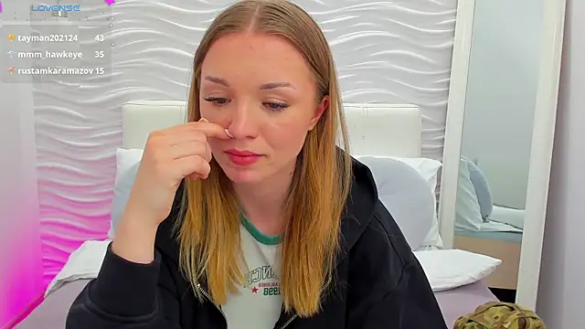 VirginOlly Chat XXX live